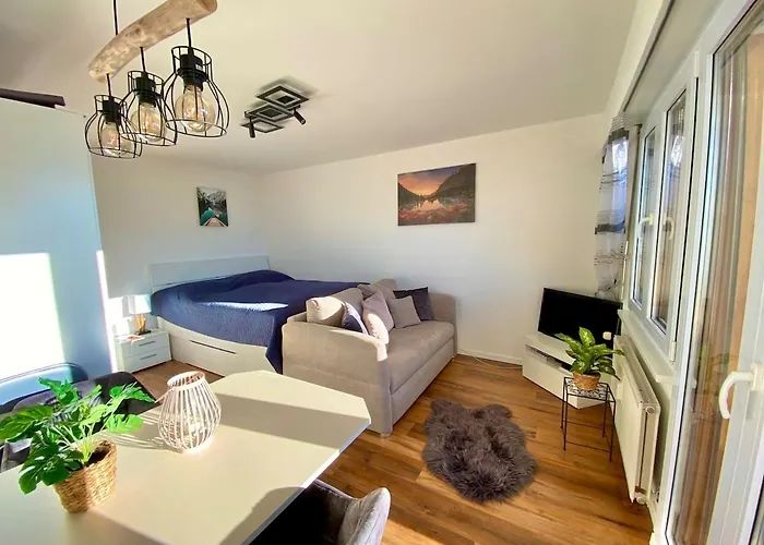 Ferienstudio Mit Herrlicher Berg- Und Talsicht Apartman